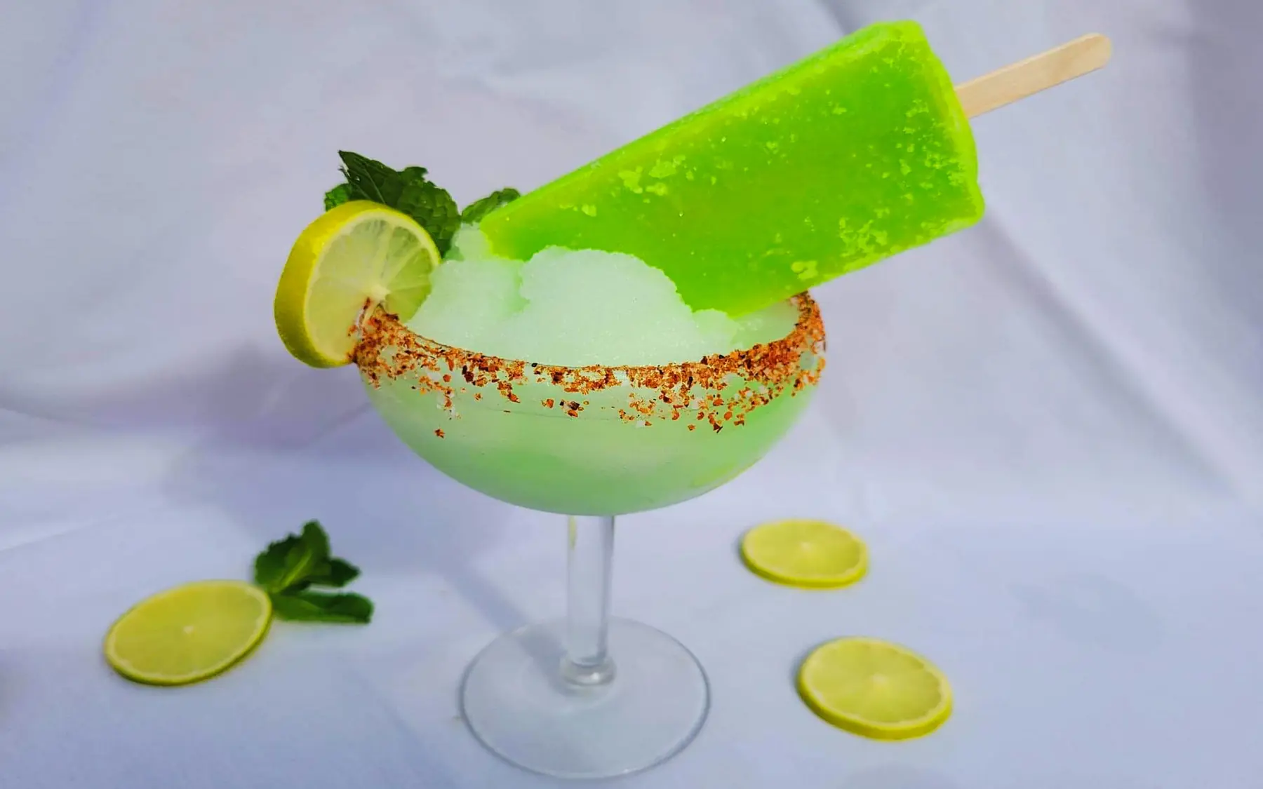 Frozen lime with a paleta